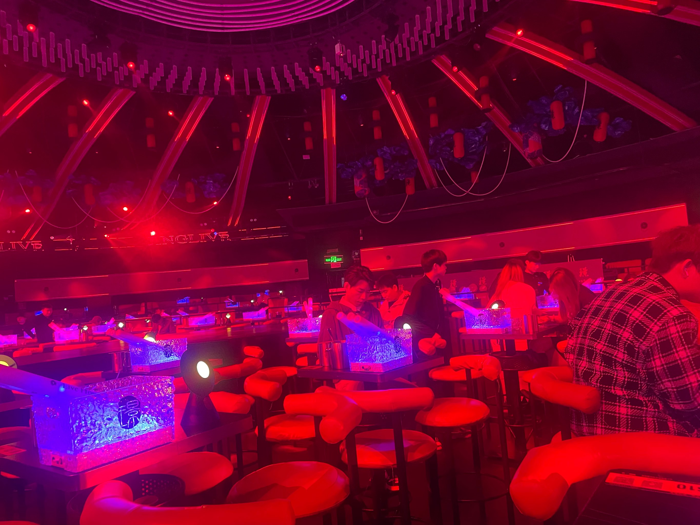 郑州商务ktv创新商务ktv模式揭秘-新密市ktv预订